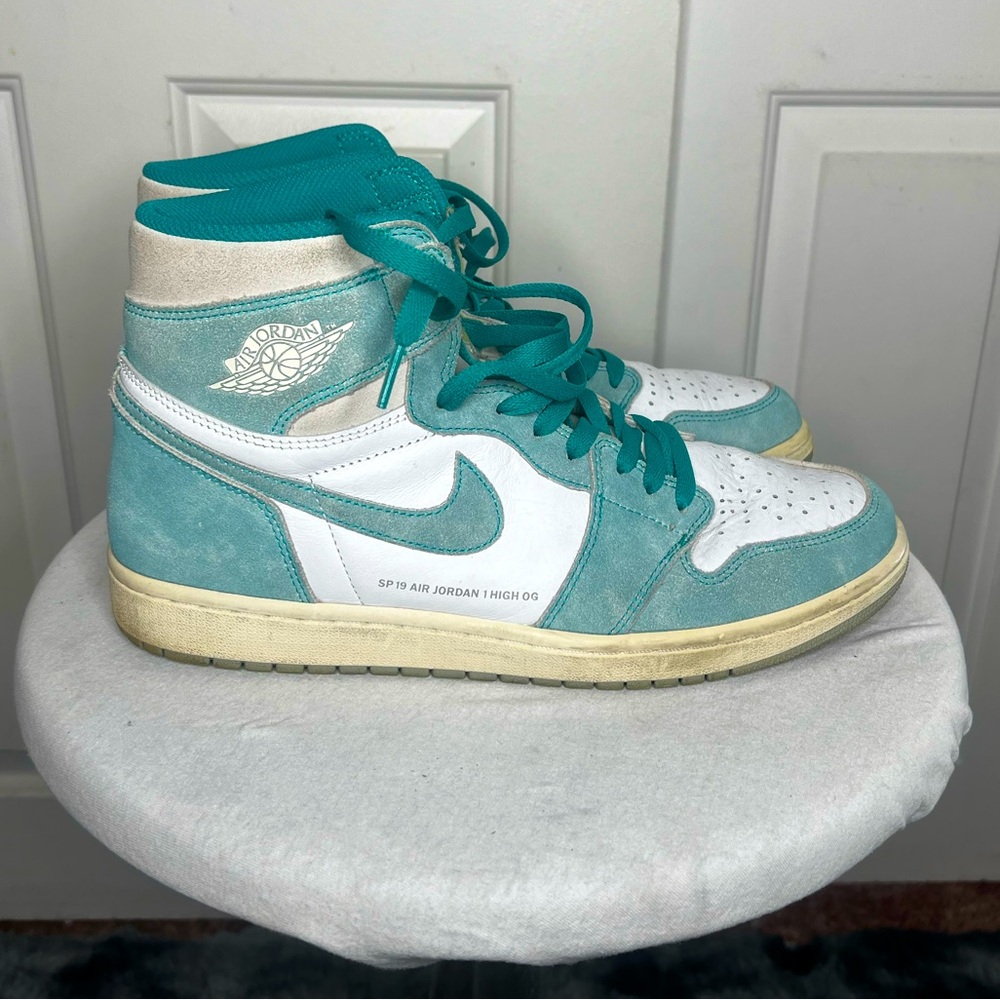 Air Jordan 1 Retro High OG “Turbo Green” Size 12 US (used no box)